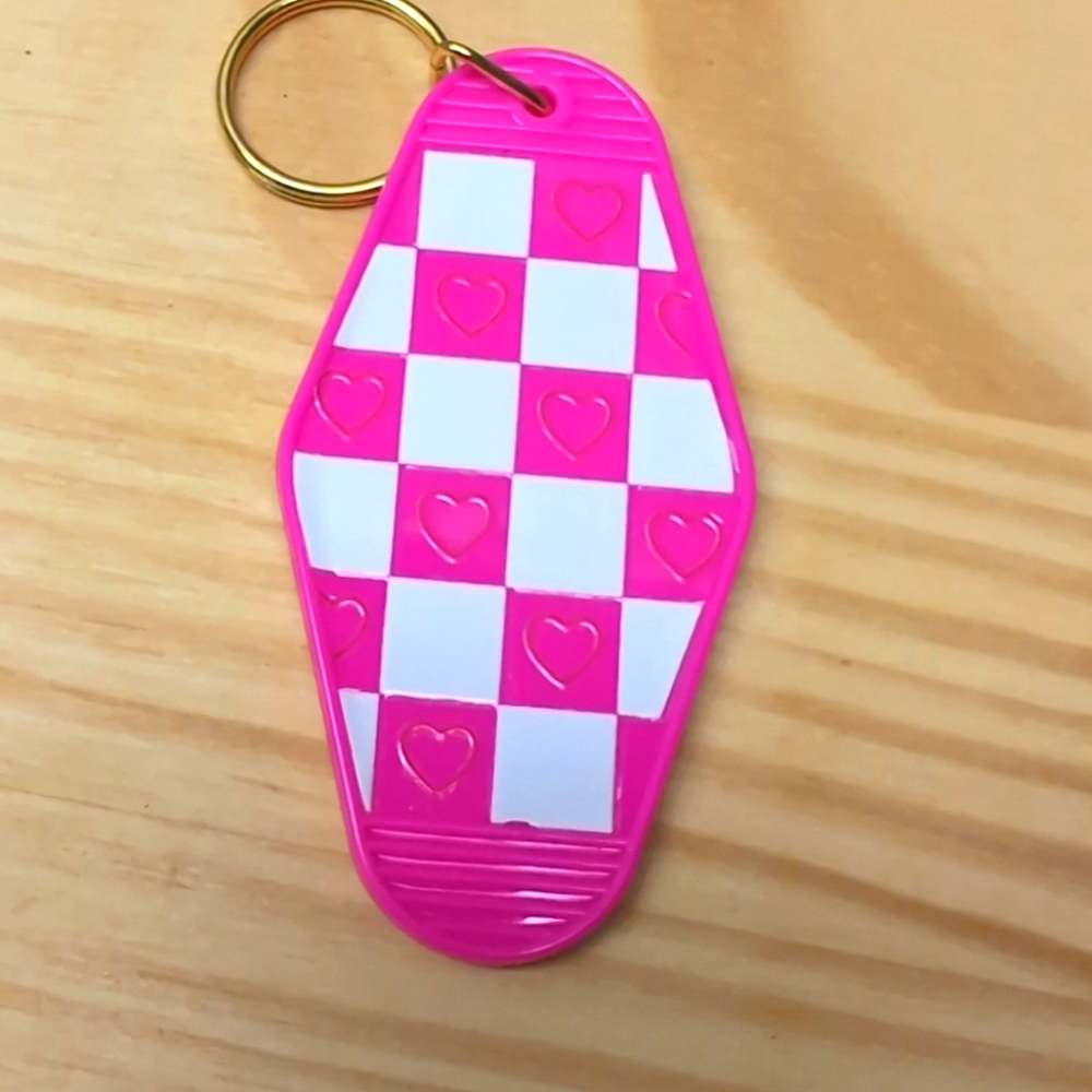 White checkered and heart pink key chain